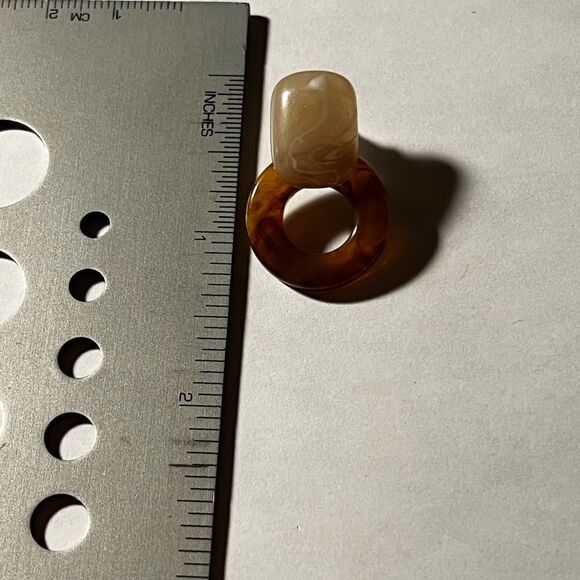 Resin wood color circle earrings fall vibes autumn colors harvest theme - Picture 5 of 10